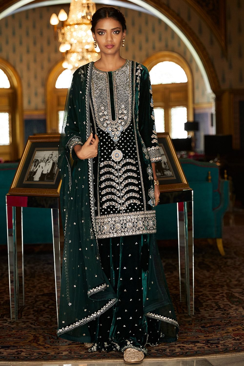 Anita dongre outlet velvet suit