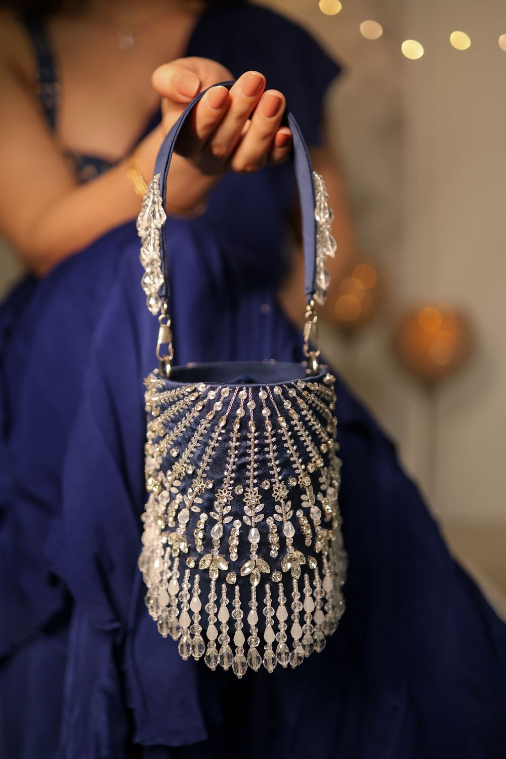 Tassel bucket bag deals