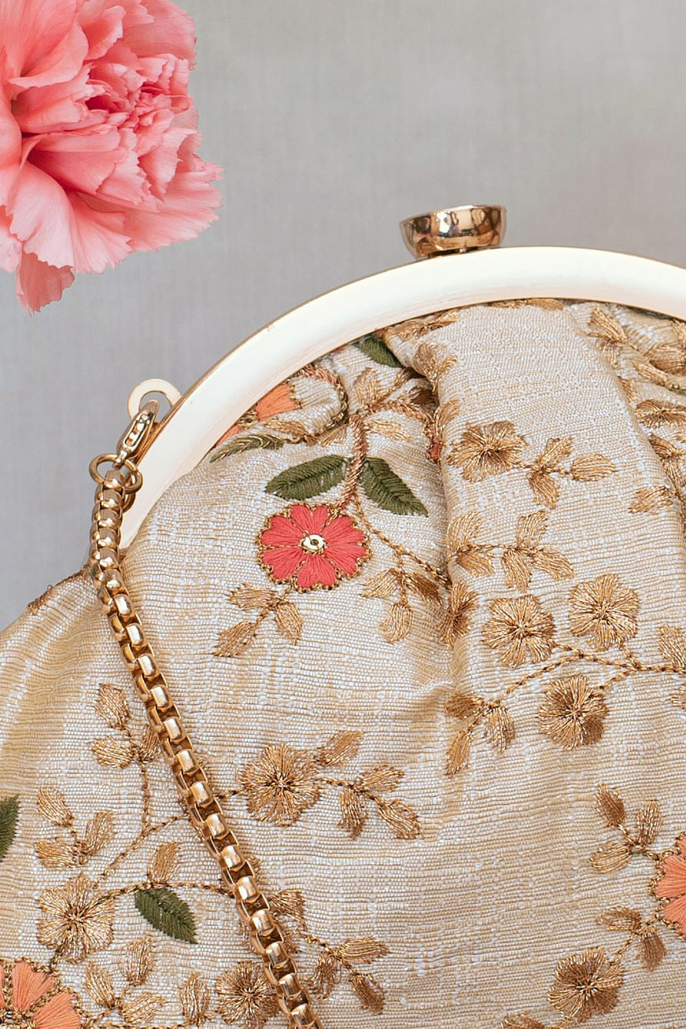 Floral Raffia Embroidered Straw Purse – the SHUDIO
