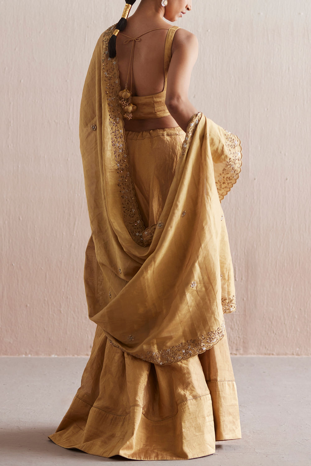 buy gold handwoven tissue lehenga set by weaver story weaoct23mas01 4