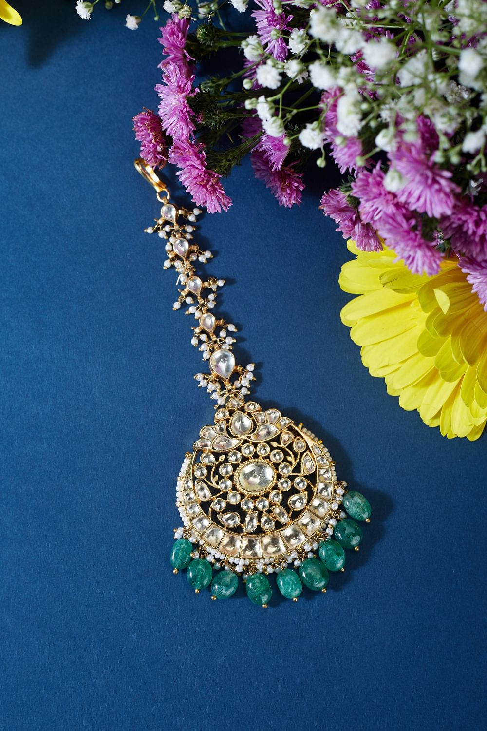 Green kundan maang store tikka