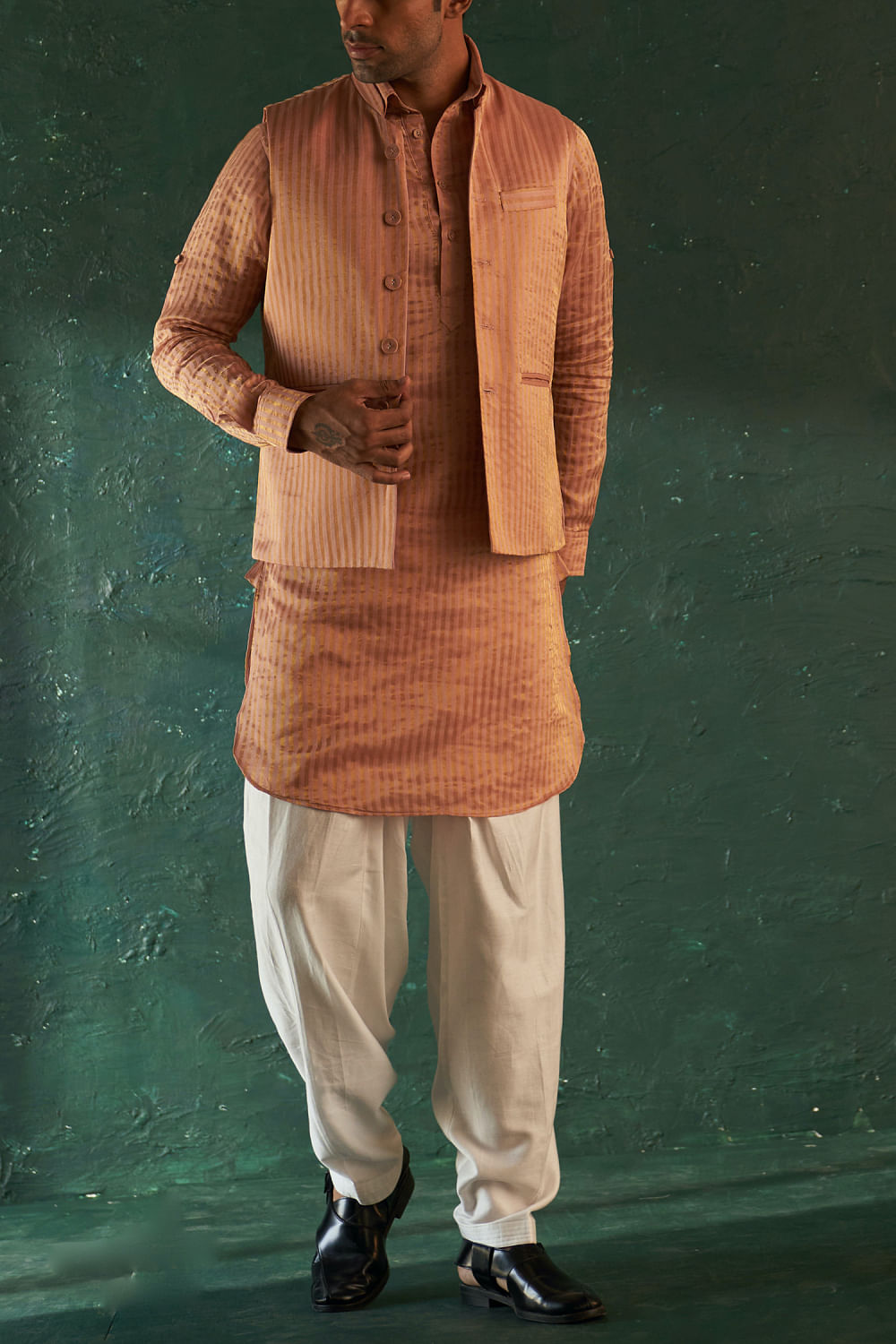 Buy Pink Chanderi Embroidered Thread Nehru Jacket And Kurta Set For Men by  Studio Bagechaa Online at Aza Fashions.