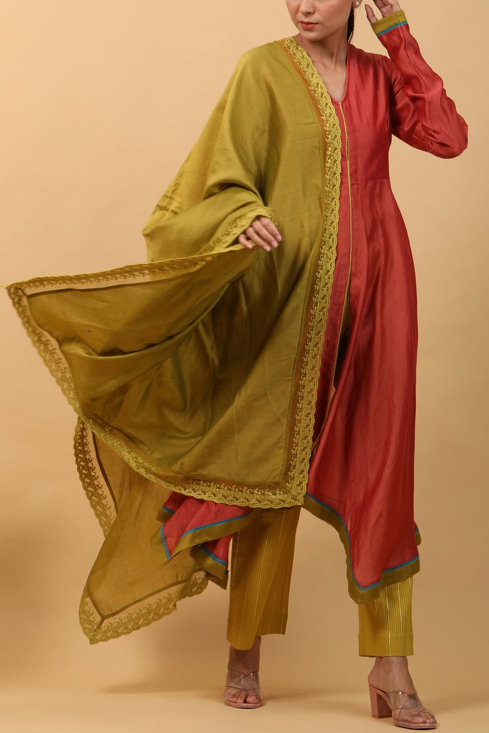 Asymmetrical anarkalis outlet