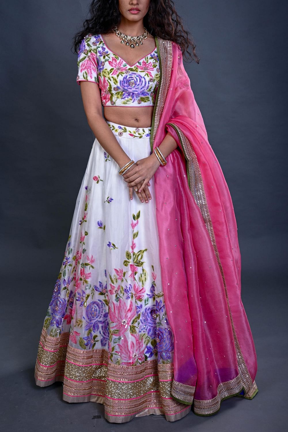 Priti trendz lehenga store