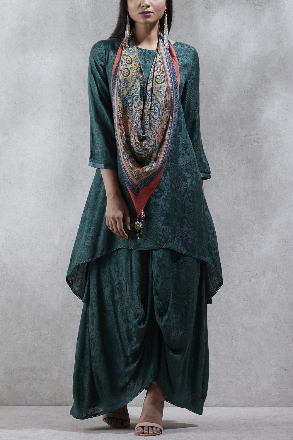 Scarf style deals with kurti