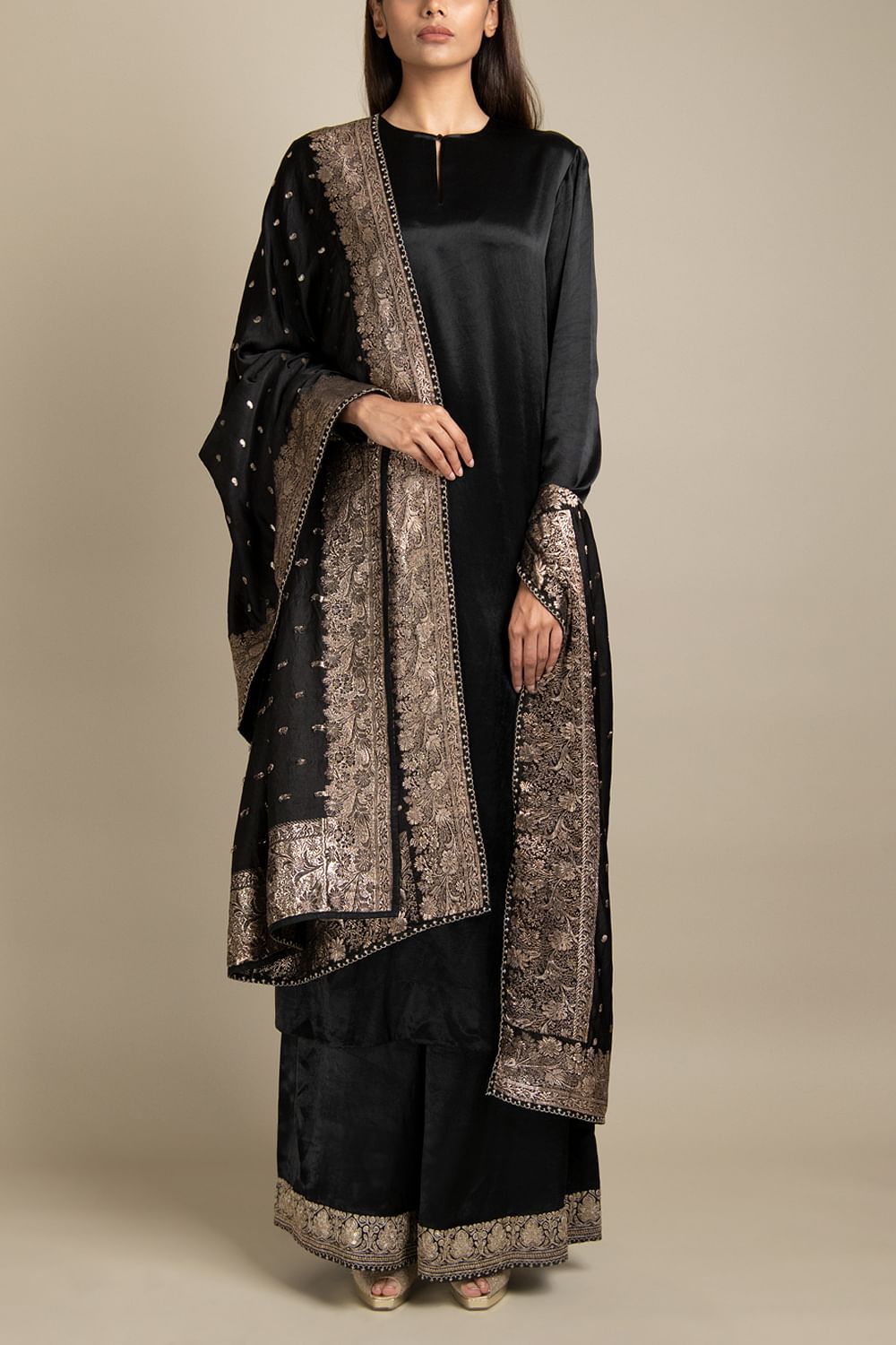 Sabyasachi sharara deals