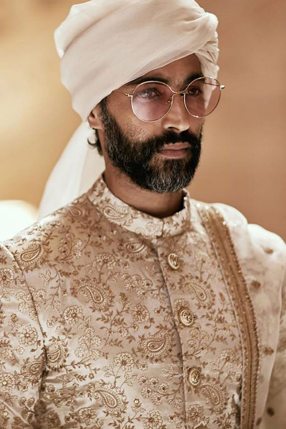 Buy Ivory paisley sherwani by Sabyasachi at Aashni and Co