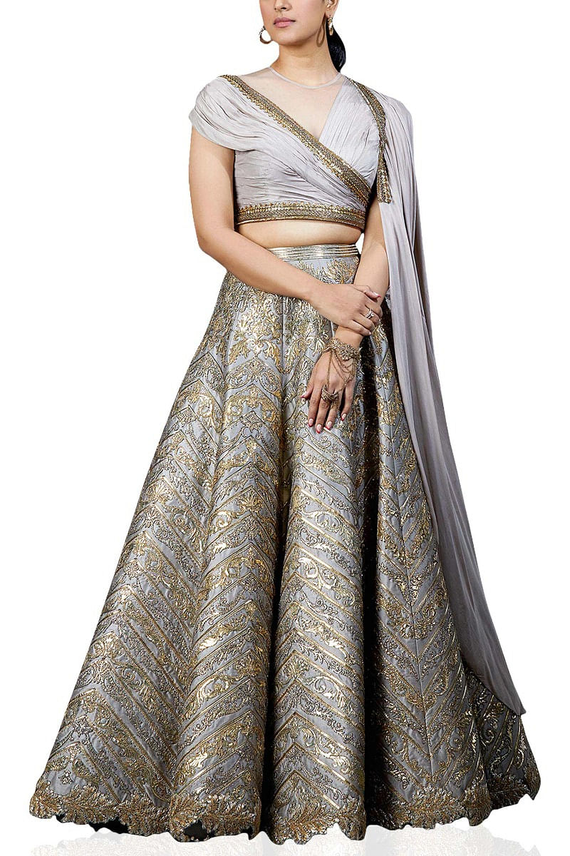 White Slub Silk Embroidered Lehenga Set Design by Suhino at Pernia's Pop Up  Shop 2024