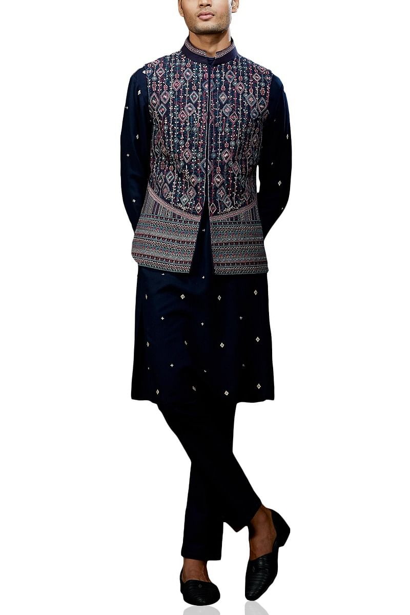 Shantanu and nikhil kurta sale