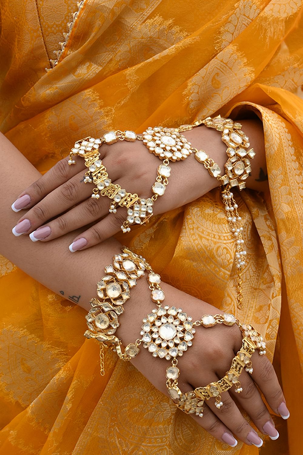 Kundan best sale hathphool designs