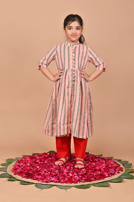 Present girl Kids Flair Kurti with Center Cut indian wear for kid girl  small cute kurtie look indian kurtie for girls 5 to 16 years age girls  dresses