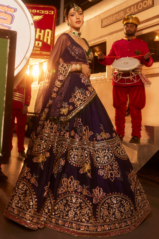 SAMPLE SALE: Red Floral Embroidered Lehenga Set – Preserve