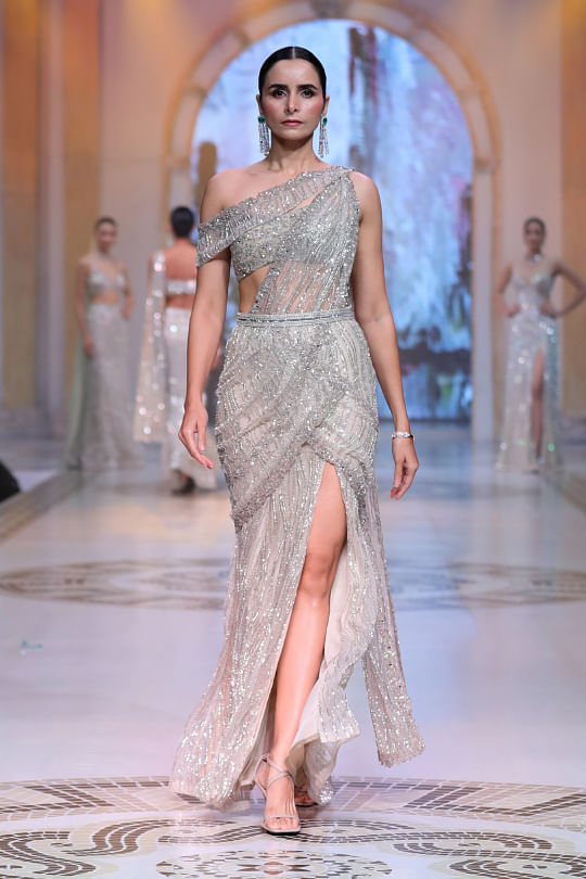 Fashion Designer Neeta Lulla Stylish Dresses 2016 for Mode… | Flickr