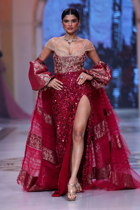 Neeta lulla best sale gowns