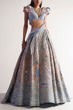 Buy Embroidered lehenga set by Sulakshana Monga at Aashni and